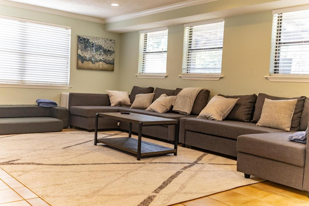 Pool & Hot Tub Home W Game Room! 1 Mile To Beach! Jacksonville Beach Esterno foto